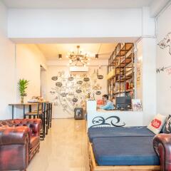 Sloth Hostel Бангкок детские мероприятия