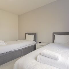 Отель 2 Bedroom Apartment in Morden With Terrace Великобритания, Лондон - отзывы, цены и фото номеров - забронировать отель 2 Bedroom Apartment in Morden With Terrace онлайн комната для гостей фото 2