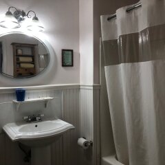 Canyon Country Inn in Williams, United States of America from 250$, photos, reviews - zenhotels.com bathroom