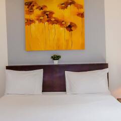 Отель Baan Yuyen Karon Guesthouse комната для гостей фото 2