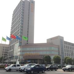 Senqin International Hotel парковка