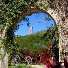 Отель Hacienda Santa Cruz парковка