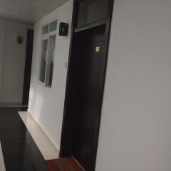 Апартаменты Homewood Luxury Apartment сейф в номере