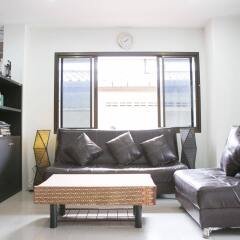 Отель G&B Guesthouse комната для гостей фото 4