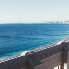 Отель Hyatt Regency Nice Palais de la Mediterranee Франция, Ницца - 2 отзыва об отеле, цены и фото номеров - забронировать отель Hyatt Regency Nice Palais de la Mediterranee онлайн пляж фото 2