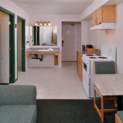 Отель Canadas Best Value Inn Valemount в номере
