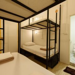 Warm White Hostel комната для гостей