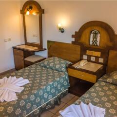 Отель Maxwell Holiday Club - Adults Only комната для гостей фото 3