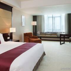 Отель Holiday Inn Guangzhou Shifu комната для гостей фото 3