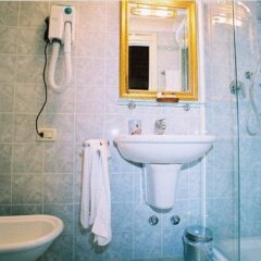 Отель Locanda Correr Италия, Венеция - 1 отзыв об отеле, цены и фото номеров - забронировать отель Locanda Correr онлайн ванная