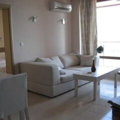 Отель Pomorie Bay Apartments and Spa Болгария, Поморие - отзывы, цены и фото номеров - забронировать отель Pomorie Bay Apartments and Spa онлайн комната для гостей фото 2
