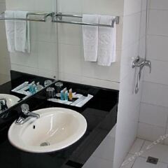 Отель North Star Yayuncun Hotel Китай, Пекин - отзывы, цены и фото номеров - забронировать отель North Star Yayuncun Hotel онлайн ванная фото 2
