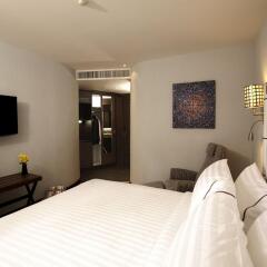 Отель Sukhumvit Suites Улучшенный номер фото 8