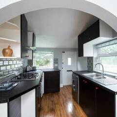 Отель Family Friendly and Spacious House in Fallowfield в номере