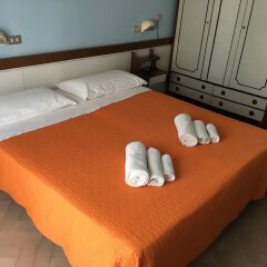 Hotel Sabbia D'oro Римини сейф в номере