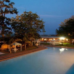 Отель Oasis Motel Габороне бассейн фото 2