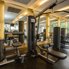 Отель Adelphi Grande Sukhumvit фитнесс-зал