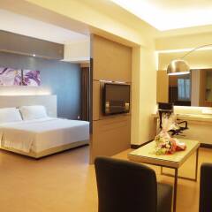 Crystal Crown Hotel Petaling Jaya In Petaling Jaya Malaysia From 52 Photos Reviews Zenhotels Com