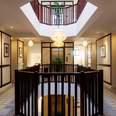 Lantana Hoi An Riverside Boutique Hotel интерьер отеля
