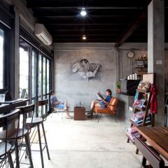 Dilokchan Hostel гостиничный бар