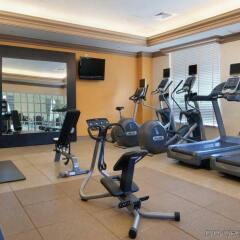 Отель Hilton Columbus at Easton США, Колумбус - отзывы, цены и фото номеров - забронировать отель Hilton Columbus at Easton онлайн фитнесс-зал