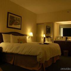 Отель Hampton Inn by Hilton Ottawa Канада, Оттава - отзывы, цены и фото номеров - забронировать отель Hampton Inn by Hilton Ottawa онлайн комната для гостей фото 5
