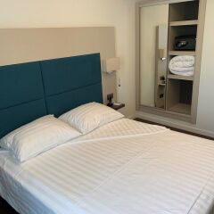 Отель Admiral Hotel Швейцария, Женева - 1 отзыв об отеле, цены и фото номеров - забронировать отель Admiral Hotel онлайн комната для гостей фото 4