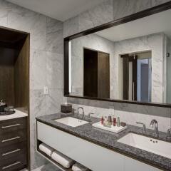Отель New York Marriott East Side США, Нью-Йорк - отзывы, цены и фото номеров - забронировать отель New York Marriott East Side онлайн ванная