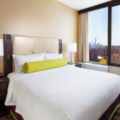 Отель Fairfield Inn & Suites by Marriott New York Midtown Manhattan/Penn Station комната для гостей фото 3