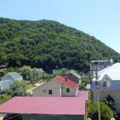 Гостиница Guest House on Solnechnaya 13 в Ольгинке отзывы, цены и фото номеров - забронировать гостиницу Guest House on Solnechnaya 13 онлайн Ольгинка балкон