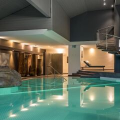Отель HUUS Gstaad бассейн фото 3