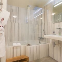 Отель De Varenne Франция, Париж - 1 отзыв об отеле, цены и фото номеров - забронировать отель De Varenne онлайн ванная фото 2