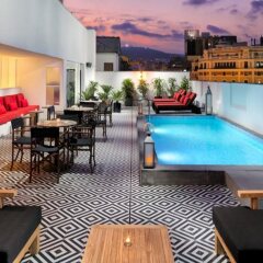 Отель H10 Catalunya Plaza Boutique Hotel Испания, Барселона - 10 отзывов об отеле, цены и фото номеров - забронировать отель H10 Catalunya Plaza Boutique Hotel онлайн бассейн фото 2