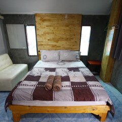 Отель Poopreaw Resort сауна