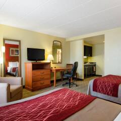 Отель Comfort Inn University Center удобства в номере