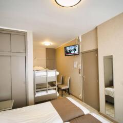 Hotel de Golf сейф в номере