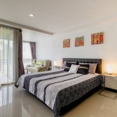 Отель The Kris Resort Condotel at Bagtao Beach пляж Банг-Тао комната для гостей фото 4