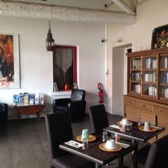 Отель Hôtel Côté Patio интерьер отеля