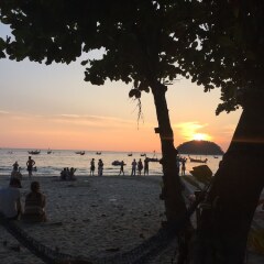 Vitamin Sea Hostel Phuket пляж