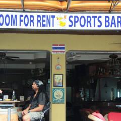 Отель Drunken Duck Guesthouse банкомат