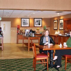 Отель Hampton Inn & Suites Tulare питание фото 3