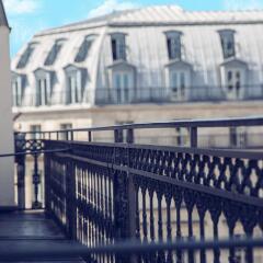 Отель Timhotel Le Louvre Франция, Париж - 12 отзывов об отеле, цены и фото номеров - забронировать отель Timhotel Le Louvre онлайн балкон