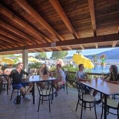 Отель Camping Villaggio Isolino Италия, Вербания - отзывы, цены и фото номеров - забронировать отель Camping Villaggio Isolino онлайн гостиничный бар