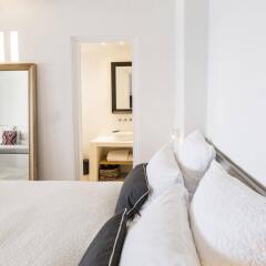 Отель Porto Fira Suites Греция, Остров Санторини - отзывы, цены и фото номеров - забронировать отель Porto Fira Suites онлайн комната для гостей фото 4