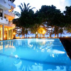 Отель Oasey Beach Hotel Шри-Ланка, Индурува - 2 отзыва об отеле, цены и фото номеров - забронировать отель Oasey Beach Hotel онлайн бассейн фото 2