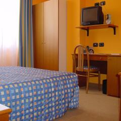 Отель Columbus Sea Hotel Италия, Генуя - 4 отзыва об отеле, цены и фото номеров - забронировать отель Columbus Sea Hotel онлайн сейф в номере