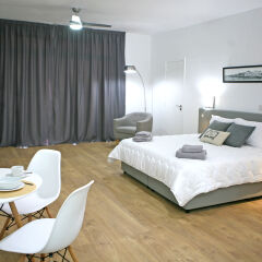 Отель Corina Suites and Apartments Кипр, Лимассол - 1 отзыв об отеле, цены и фото номеров - забронировать отель Corina Suites and Apartments онлайн комната для гостей фото 4