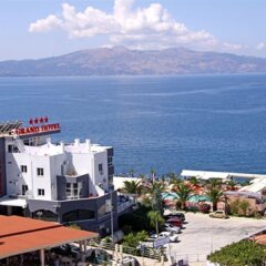 Отель Grand Saranda Албания, Саранда - отзывы, цены и фото номеров - забронировать отель Grand Saranda онлайн пляж фото 2