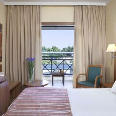 Отель Ramada Attica Riviera комната для гостей фото 4