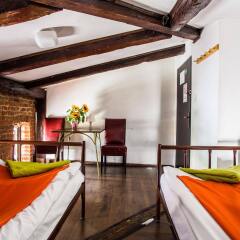Отель Pink Panther's Hostel Польша, Краков - 1 отзыв об отеле, цены и фото номеров - забронировать отель Pink Panther's Hostel онлайн комната для гостей фото 3